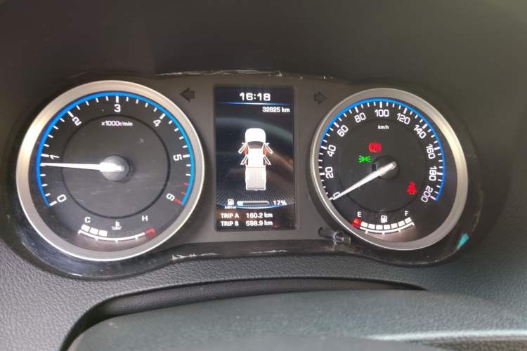 Used Huanghai Da Niu 2022 2.8T Pioneer Edition Manual Diesel 2WD Value-Driven Flat-Bed Cargo Box JE493ZLQ6H Instrument Cluster