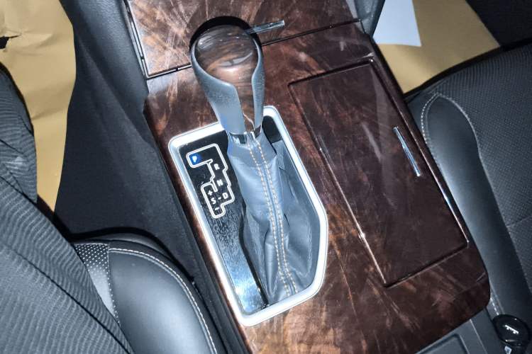 Used Toyota Camry 2016 2.0G 10th Anniversary Leading Edition Gear Lever