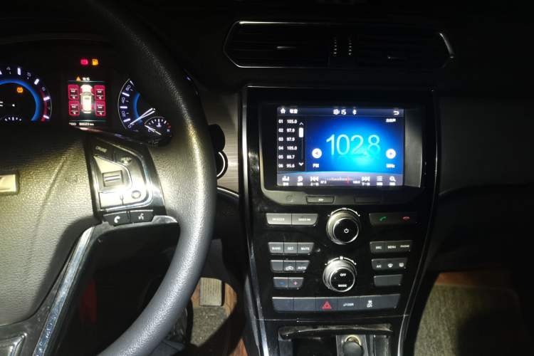 Used Haval H2 2018 Chuanxiang Edition Red Badge 1.5T Manual Two-Wheel Drive Fashionable Model
