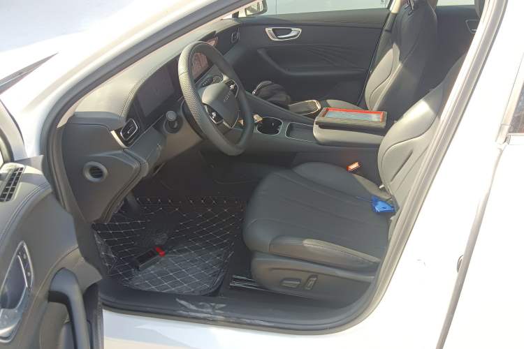 Used Roewe D7 2025 DMH 125km World Champion Edition