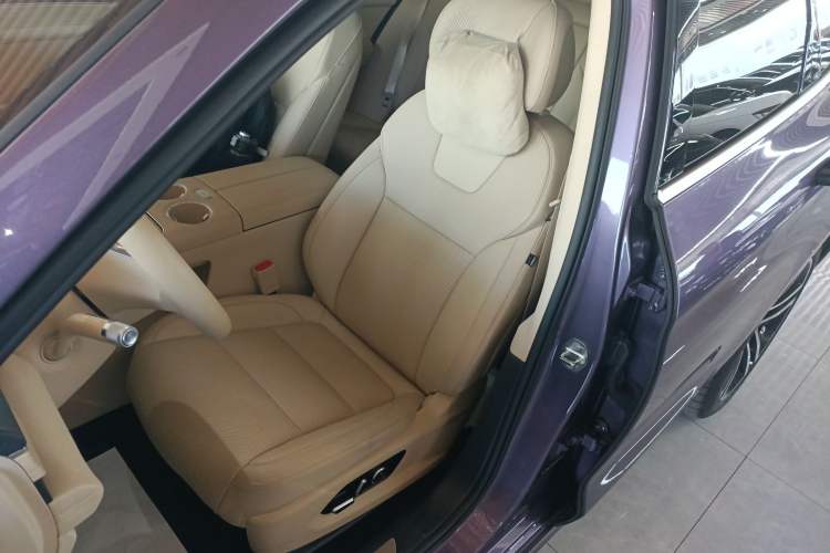 Used Hima AITO M5 2025 Extended-Range Ultra All-Wheel-Drive Version Left Front Seat