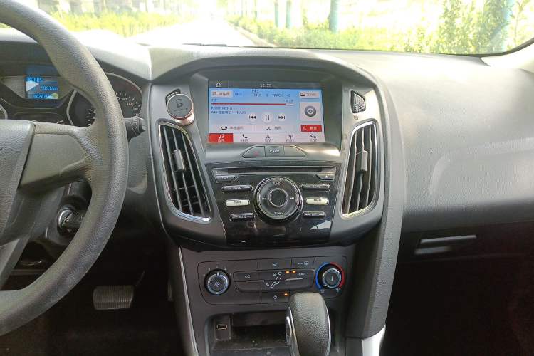 Used Ford Focus 2017 Hatchback 1.6L Automatic Comfort Plus SmartDrive Edition Audio And AC Panel