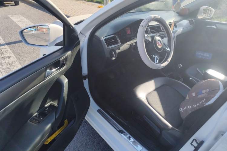 Used Volkswagen Santana 2013 1.6L Manual Comfort Edition Driver Seat