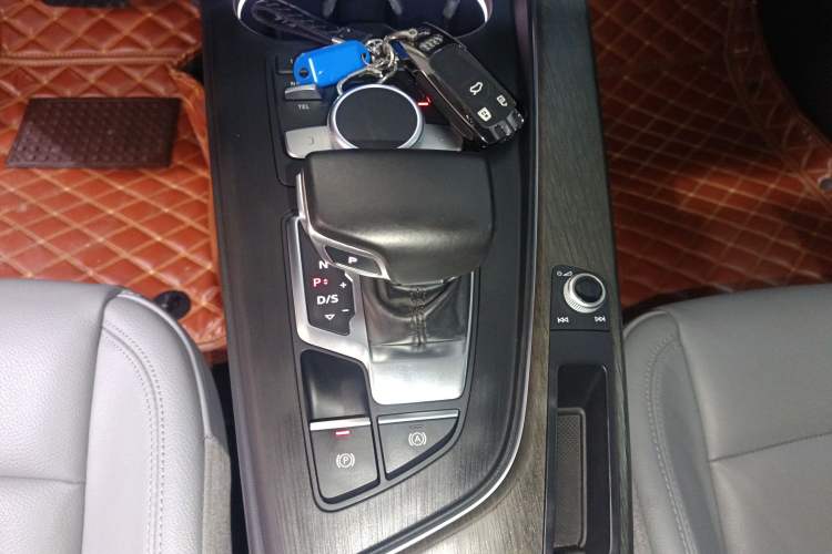 Used Audi A4L 2017 Plus 40 TFSI Style Edition
