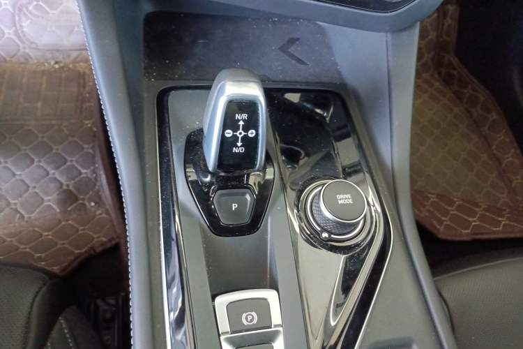 Used Lynk & Co 03 2022 2.0TD DCT JingPro Gear Lever