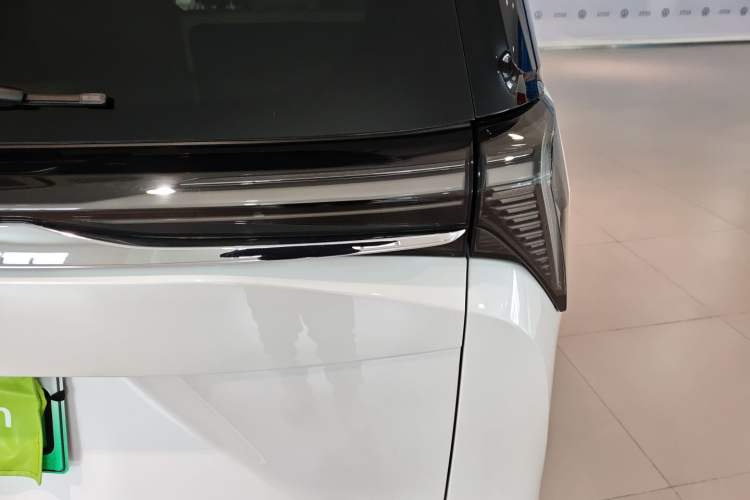 Used Buick GL8 New Energy 2024 Lu Zun Luxury Edition 7-Seater
