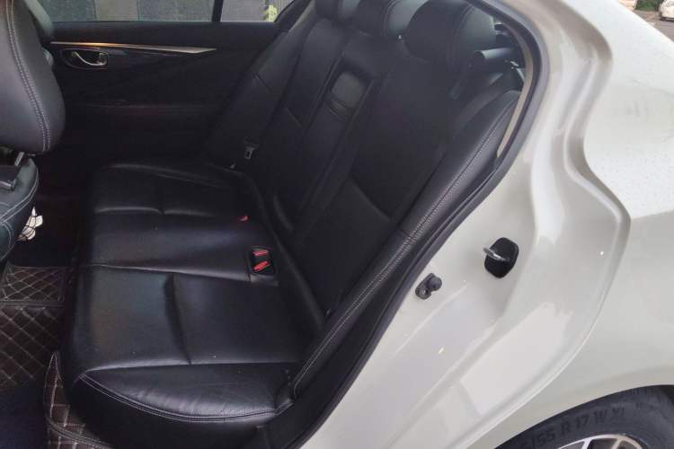 Used Infiniti Q50 2014 2.0T Comfort Edition