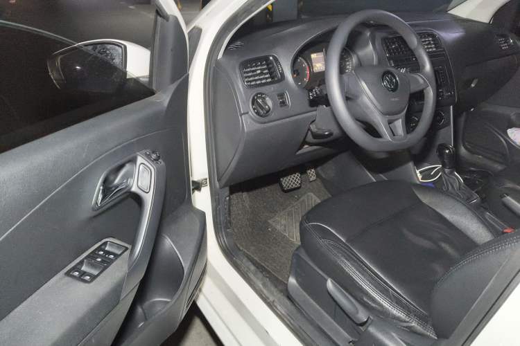 Used Volkswagen Polo 2014 1.4L Automatic Comfort Edition
