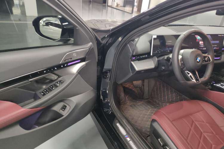 Used BMW 5 Series 2024 525Li M Sport Package