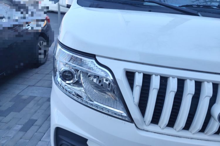 Used CHANGAN KAICHENG Ruixing M60 2023 1.5L GDI Comfort-Class Passenger Vehicle 6/7 Seats Right Front Headlight