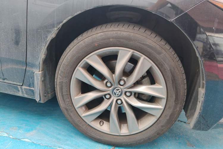 Used Toyota Avalon 2019 2.0L Luxury Edition China VI Standard Right Front Wheel Hub