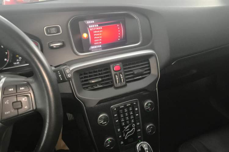 Used Volvo V40 2019 T3 Zhiyi Edition
