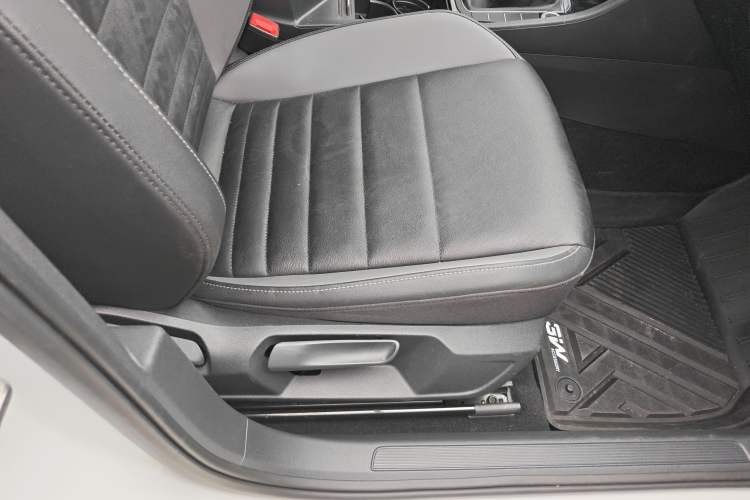 Used Volkswagen Sagitar 2019 200TSI DSG Comfort Version China VI Standard Right Front Seat