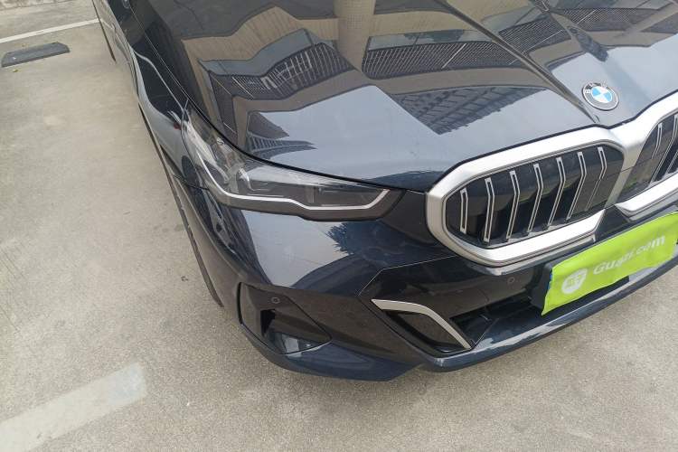 Used BMW 5 Series 2025 525Li M Sport Package Right Front Headlight