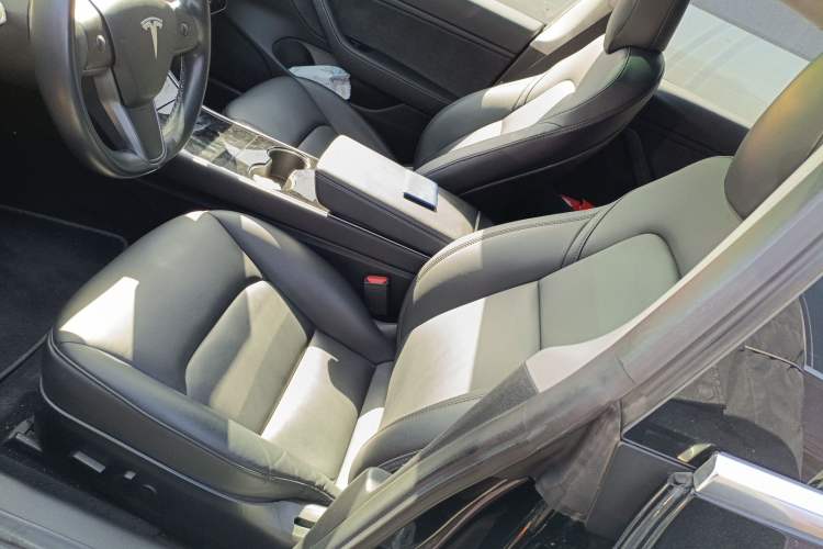 Used Tesla Model 3 2019 Long-Range Rear-Wheel-Drive Version
