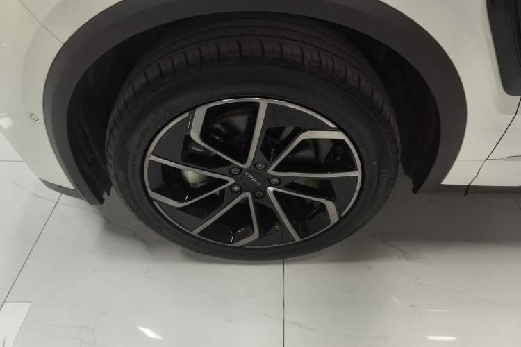 Used Lynk & Co 01 2023 1.5TD EM-F Dawn Left Front Wheel Hub