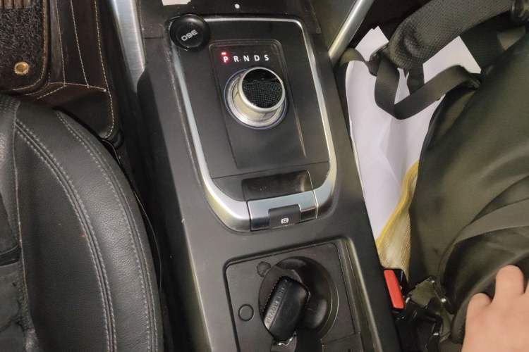 Used Land Rover Discovery Sport 2016 2.0T SE Gear Lever