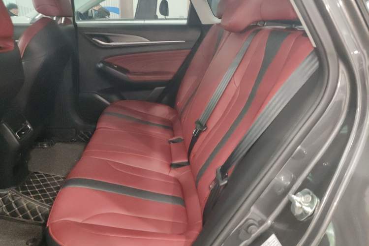 Used Changan Eado 2021 PLUS Blue Whale NE 1.4T GDI DCT Prestige Model
