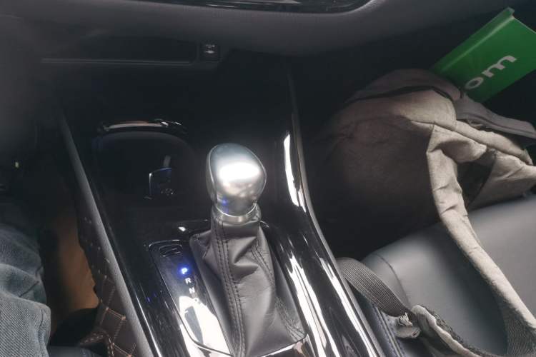 Used Toyota C-HR 2020 2.0L Leading Edition Gear Lever