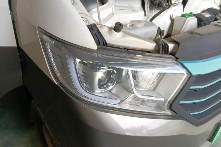 Used CHANGAN KUAYUE Xing V5 EV 2022 7-Seater Passenger Vehicle
