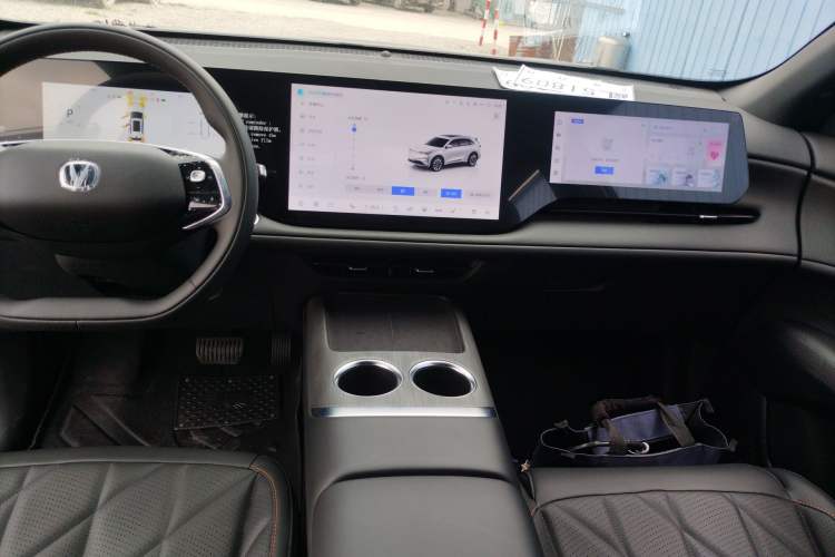 Used CHANGAN CS75 PLUS 2025 4th Generation UItra 2.0T New Blue Whale – Smart & Powerful Version