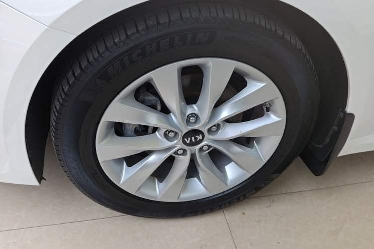 Used Kia K5 2016 1.6T Automatic LUX
