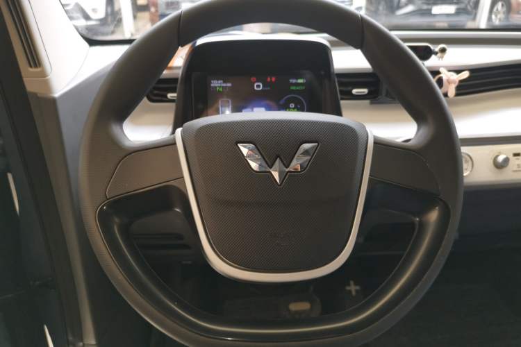 Used Wuling Hongguang MINIEV 2021 Macaron Premium Model – Lithium Iron Phosphate Steering Wheel