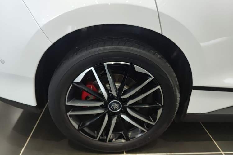 Used BYD Qin L 2025 EV 545KM Excellence Edition Exterior 5