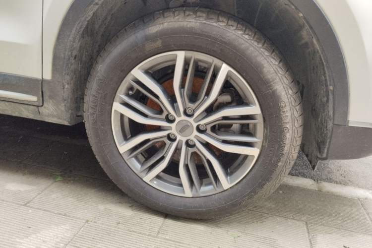 Used Geely Auto Emgrand X7 Sport 2020 1.5TD Automatic Smart Connect PRO Right Front Wheel Hub