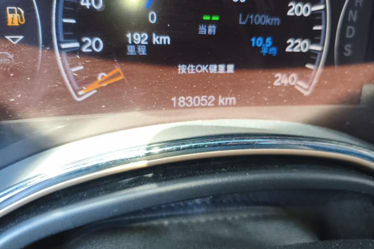 Used Jeep Grand Cherokee 2014 3.0TD Diesel Comfort Navigation Version Odometer Close Up