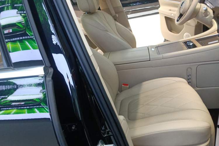 Used Hima AITO M9 2024 Range-Extended Max Edition 42 kWh 6-Seater Version
