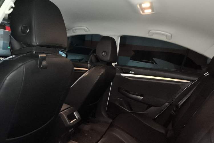 Used Volkswagen Bora 2021 1.5L Automatic Fashionable Smart Connectivity Version Headliner