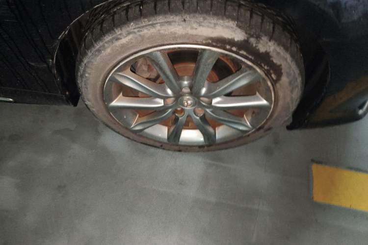 Used Toyota Reiz 2013 2.5V Shangrui Edition Right Front Wheel Hub