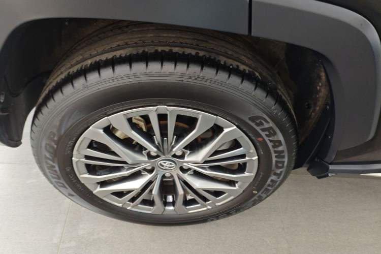 Used Toyota Wildlander 2023 2.0L CVT Two-Wheel Drive Luxury PLUS Edition Right Rear Wheel Hub