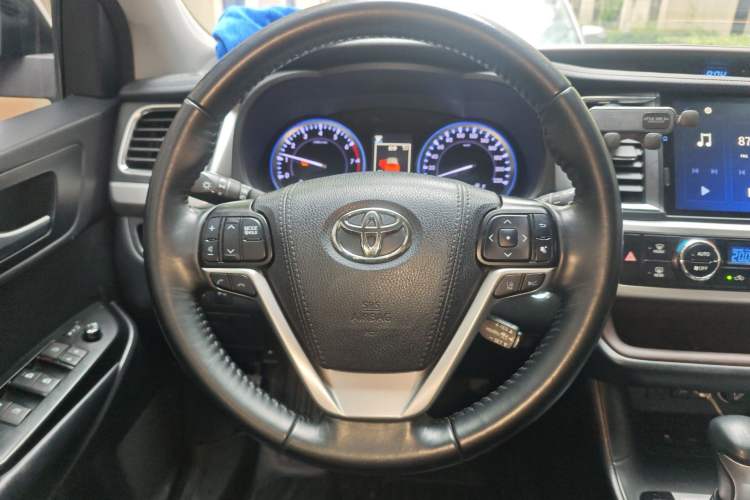 Used Toyota Highlander 2018 2.0T Four-Wheel Drive Prestige Version 7 Seats China V Emission Standard Steering Wheel