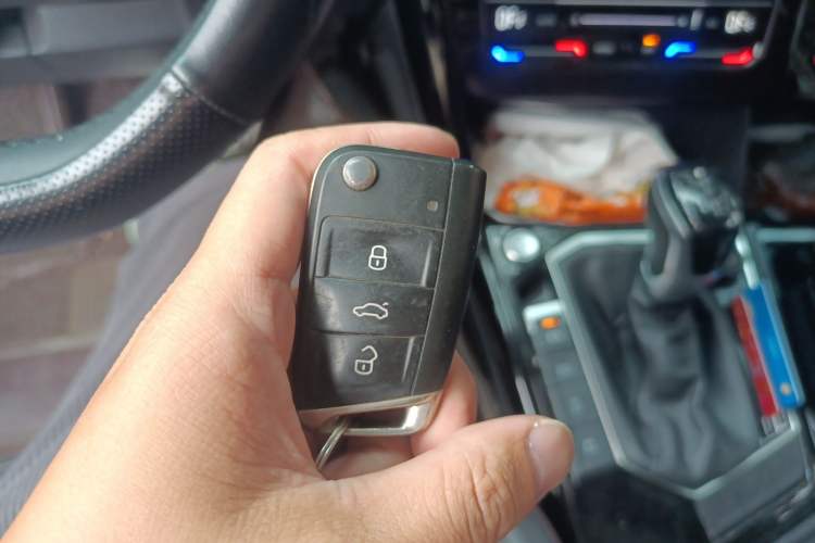 Used Volkswagen Tayron 2021 280TSI Two-Wheel Drive Luxury Smart Connectivity Version Vehicle Key