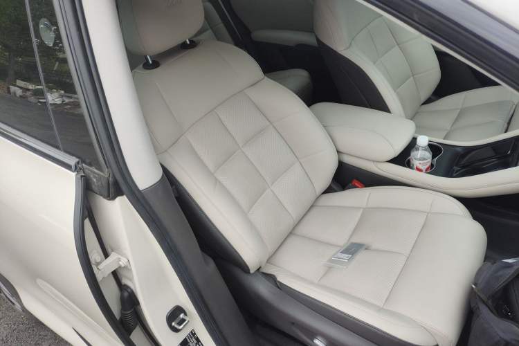 Used IM LS6 2023 Max Long-Range Version Right Front Seat