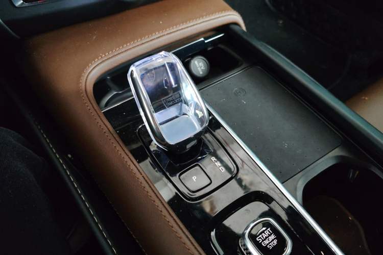 Used Volvo S90 2025 B5 Zhiyuan Luxury Edition Gear Lever