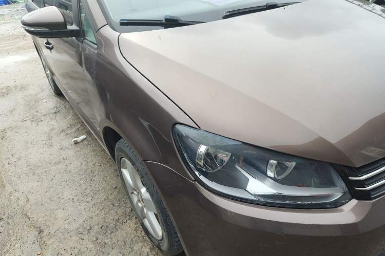 Used Volkswagen Touran 2013 1.4T Manual Fashion Edition 5 Seats Right Front Headlight