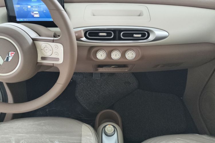 Used Wuling Hongguang MINIEV 2025 Four-Door Version Advanced Edition Audio And AC Panel