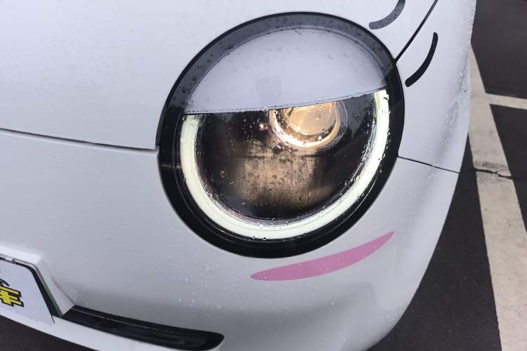 Used CHANGAN NEVO Lumin 2022 155 km – Refreshingly Sweet Edition Left Front Headlight