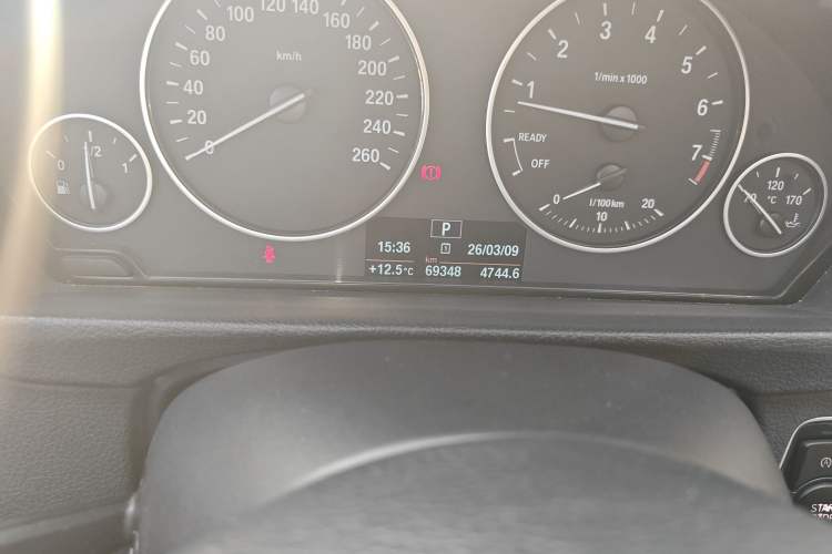 Used BMW 3 Series 2016 320i Fashion Model
