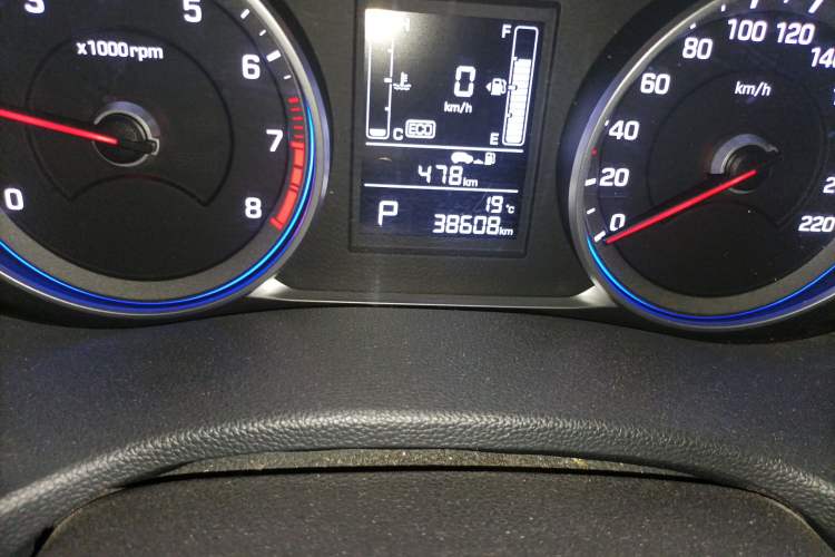 Used Hyundai ix25 2017 1.6L Automatic Smart Version Odometer Close Up