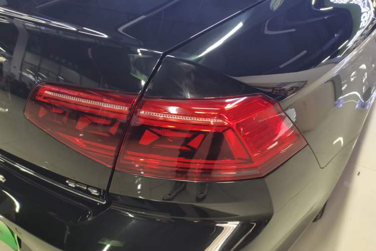 Used Volkswagen Magotan GTE Plug-in Hybrid 2020 GTE Luxury Model Exterior 3