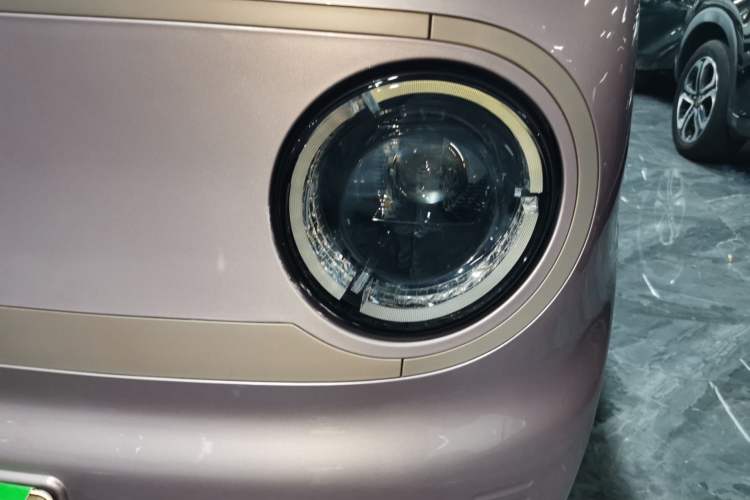 Used Geely Galaxy Panda 2023 Panda Mini 200km Endurance Bear Left Front Headlight