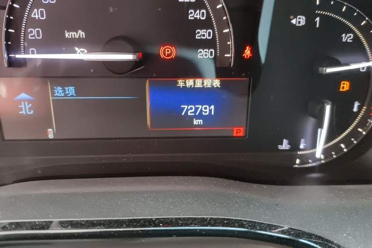 Used Cadillac XT5 2018 28E Four-Wheel Drive Tech Version Odometer Close Up