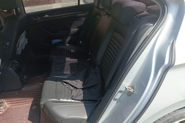 Used Volkswagen Magotan 2019 330TSI DSG Leading Model China VI Standard Left Rear Seat