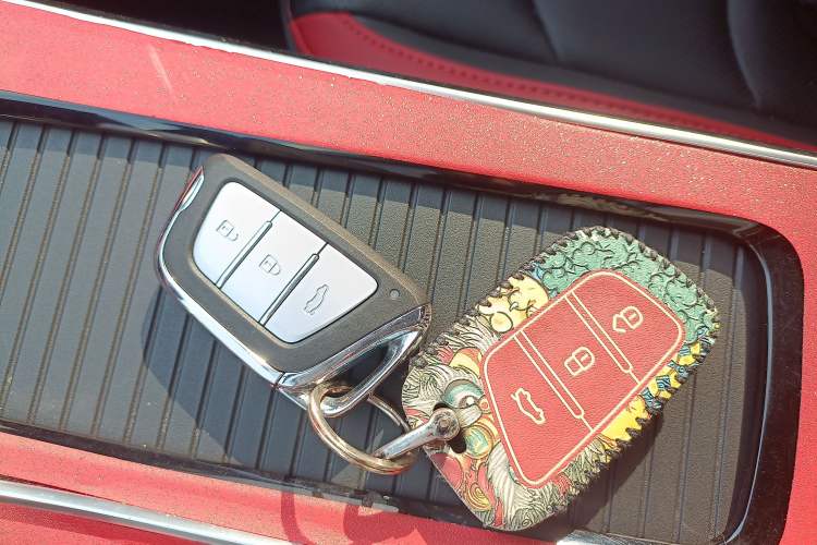 Used SOL X8 2021 300T DCT Luxury Smart Connect Edition 6 Seats