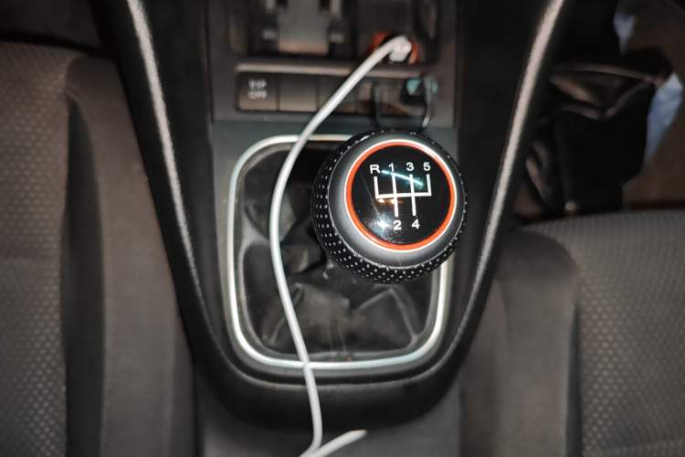 Used Volkswagen Golf 2010 1.4 TSI Manual Comfort Model Gear Lever