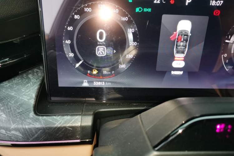 Used Lynk & Co 09 2021 2.0T Halo Seven-Seater Odometer Close Up